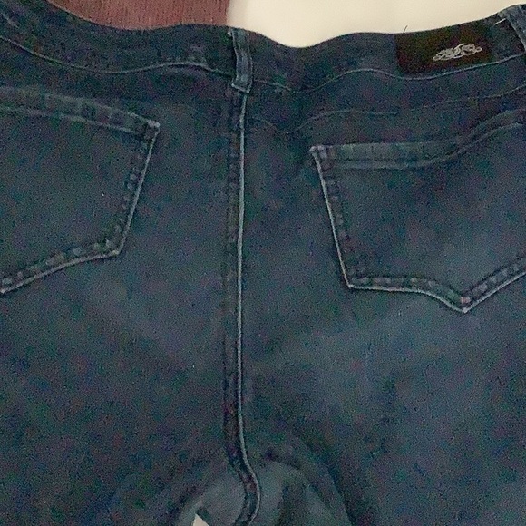 🎉One 5 one blue jeans - Picture 3 of 3